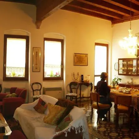 Residenza Carducci Centro Storico Apartment *